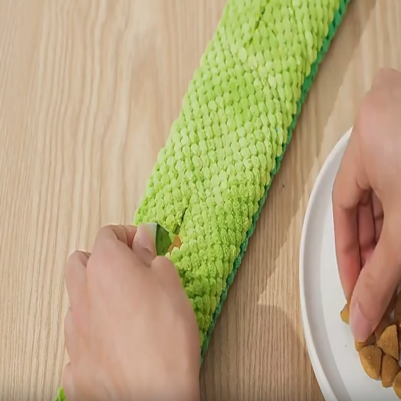 Flausch-Werk™ - Intelligenzspielzeug - "Schleck-Schneck"